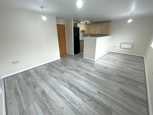 Grosvenor Wharf Road